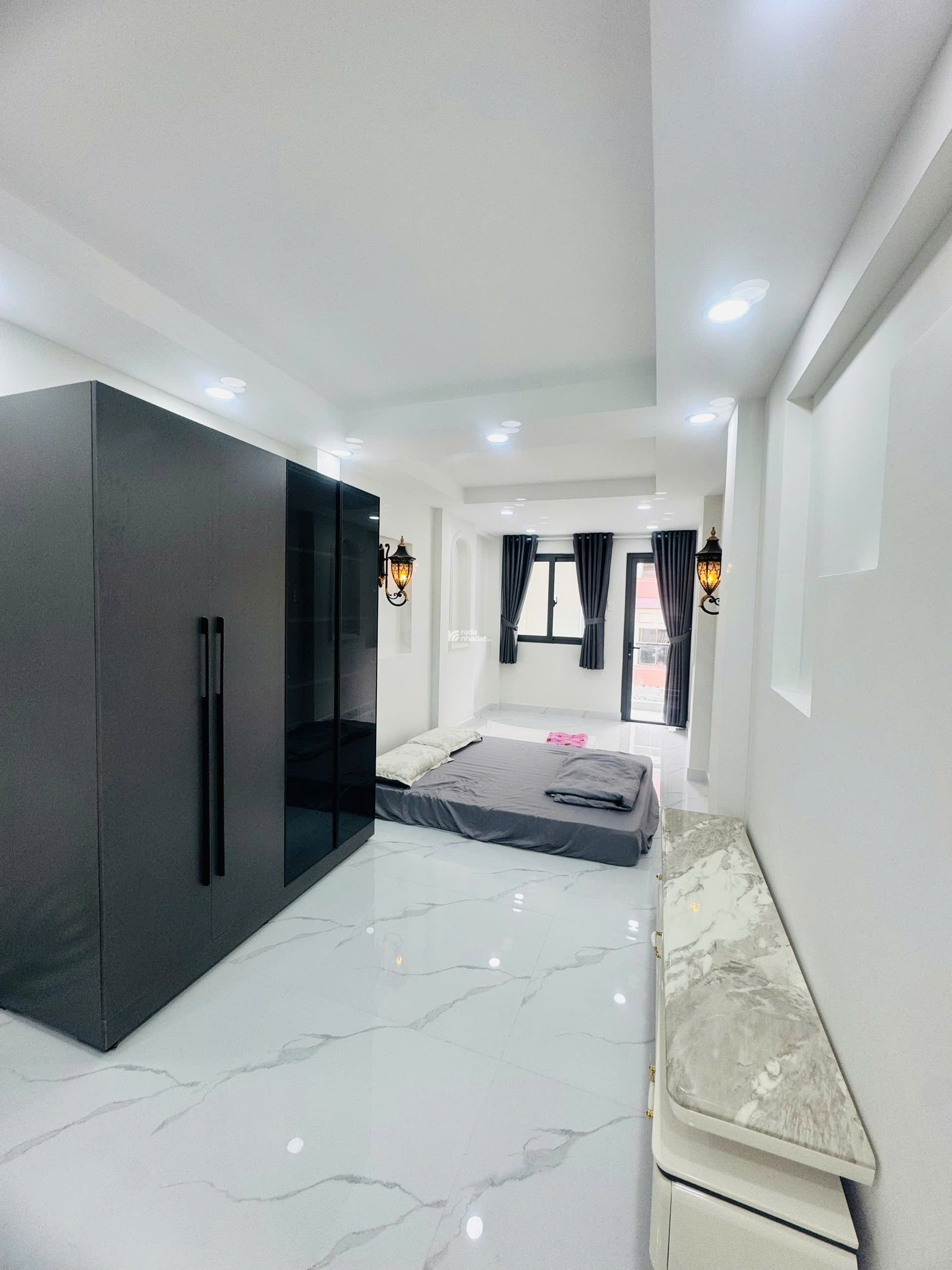Bán nhà mặt tiền đường Nhật Tảo Quận 10 dt( 3 x 13m) giá 10.8 tỷ