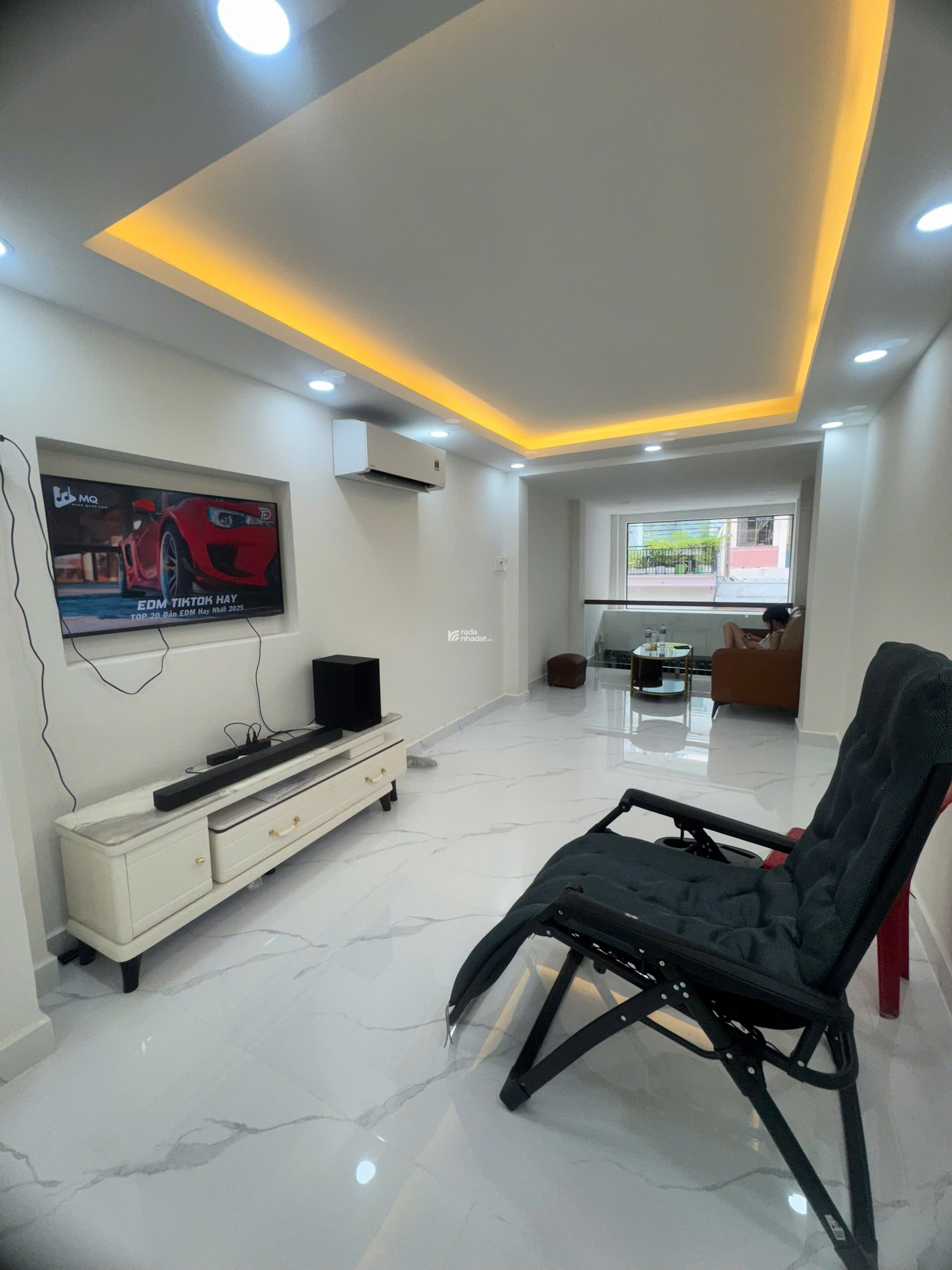 Bán nhà mặt tiền đường Nhật Tảo Quận 10 dt( 3 x 13m) giá 10.8 tỷ