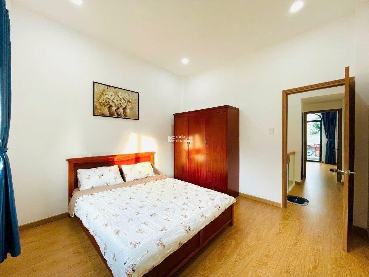 GẤP! Bán Nhà ngay trung tâm, tiện di chuyển giá 3TỶ770 Phan Xích Long, P. 8, Phú Nhuận 50m2
