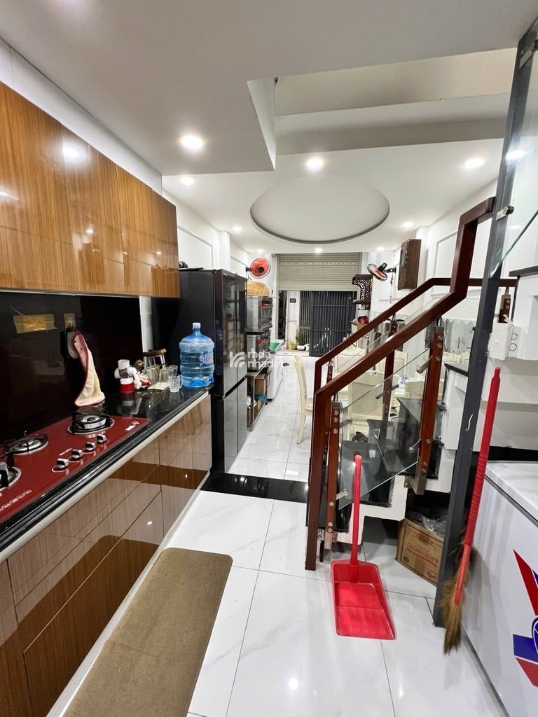 GẦN KCN TÂN BÌNH, HẺM XE HƠI TÂY THẠNH, TÂN PHÚ, 35M2 NGANG HIẾM CÓ. GIẢM 550TR CHỈ 3.75T TL TỐT