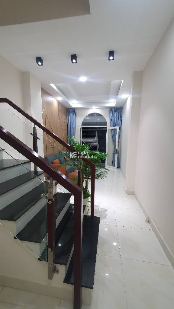 NGAY CHỢ BÀ CHIỂU, SÁT MT VŨ TÙNG, BÌNH THẠNH, 51M2 Ở NGAY. GIẢM 350TR CHỈ 7.3T   