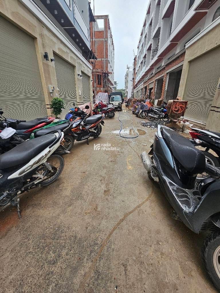 Bán nhà khu phân lô đồng bộ đường số 6 bình tân