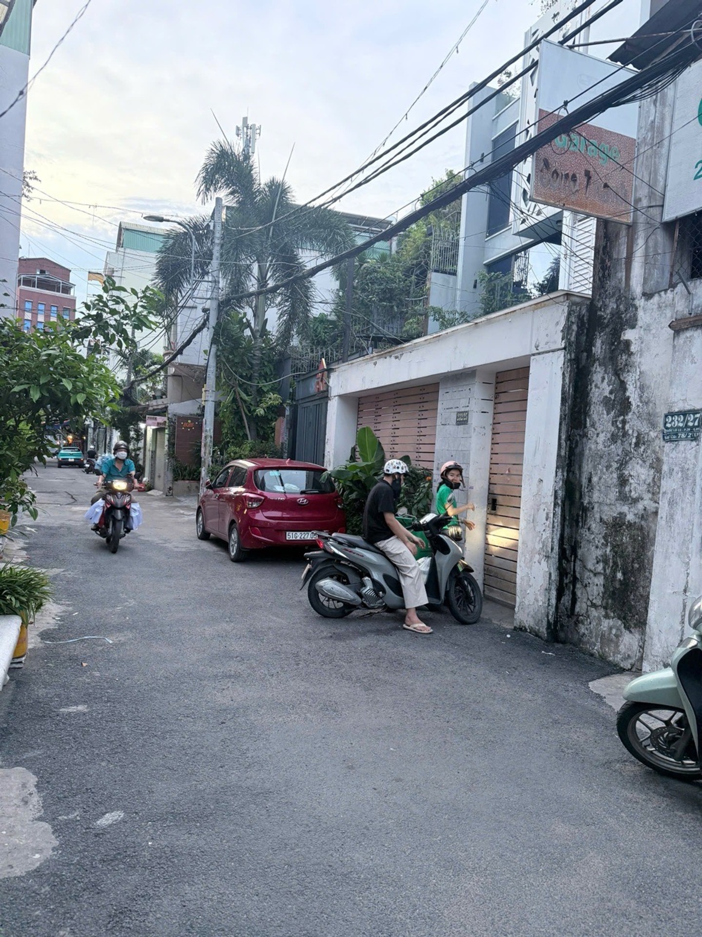 SÁT MT QUỐC LỘ 13, BÌNH THẠNH, 565M2 TIỆN XÂY MỚI. GIẢM 350TR CHỈ 48.5T