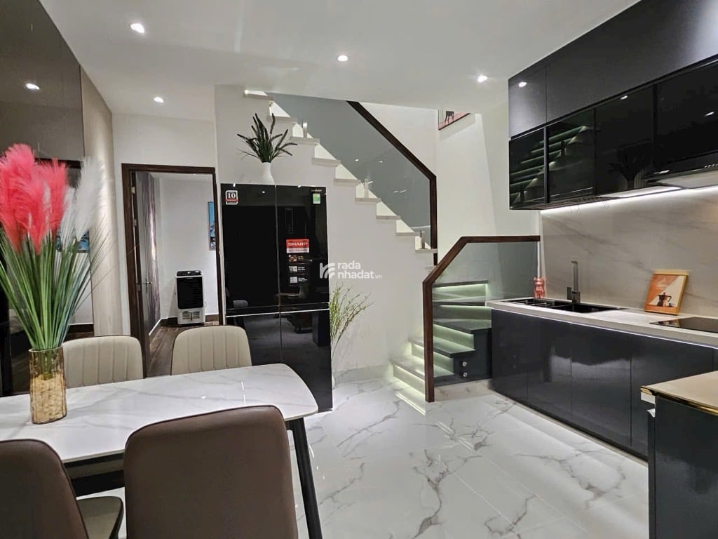 NHÀ 2 TẦNG - PHẠM VĂN BẠCH TÂN BÌNH - FULL NỘI THẤT MỚI KEENG - 52M2, 4 NGỦ - GẦN GA T3