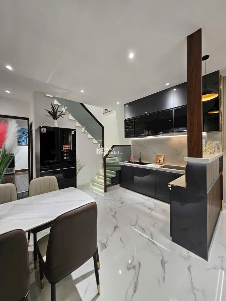 NHÀ 2 TẦNG - PHẠM VĂN BẠCH TÂN BÌNH - FULL NỘI THẤT MỚI KEENG - 52M2, 4 NGỦ - GẦN GA T3