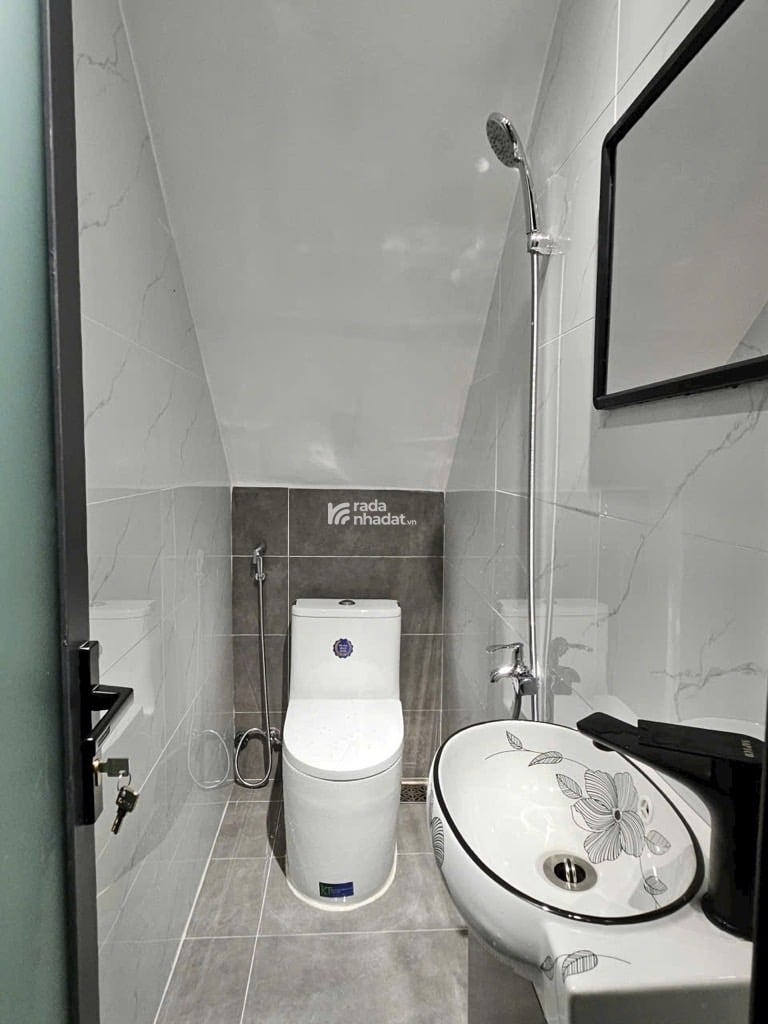 NHÀ 2 TẦNG - PHẠM VĂN BẠCH TÂN BÌNH - FULL NỘI THẤT MỚI KEENG - 52M2, 4 NGỦ - GẦN GA T3