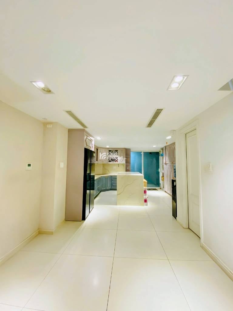 Bán nhà Quận 10 - 4,8 x 17 x 6 tầng - 350m2 sàn - HXH khu phân lô kế Vạn Hạnh Mall 