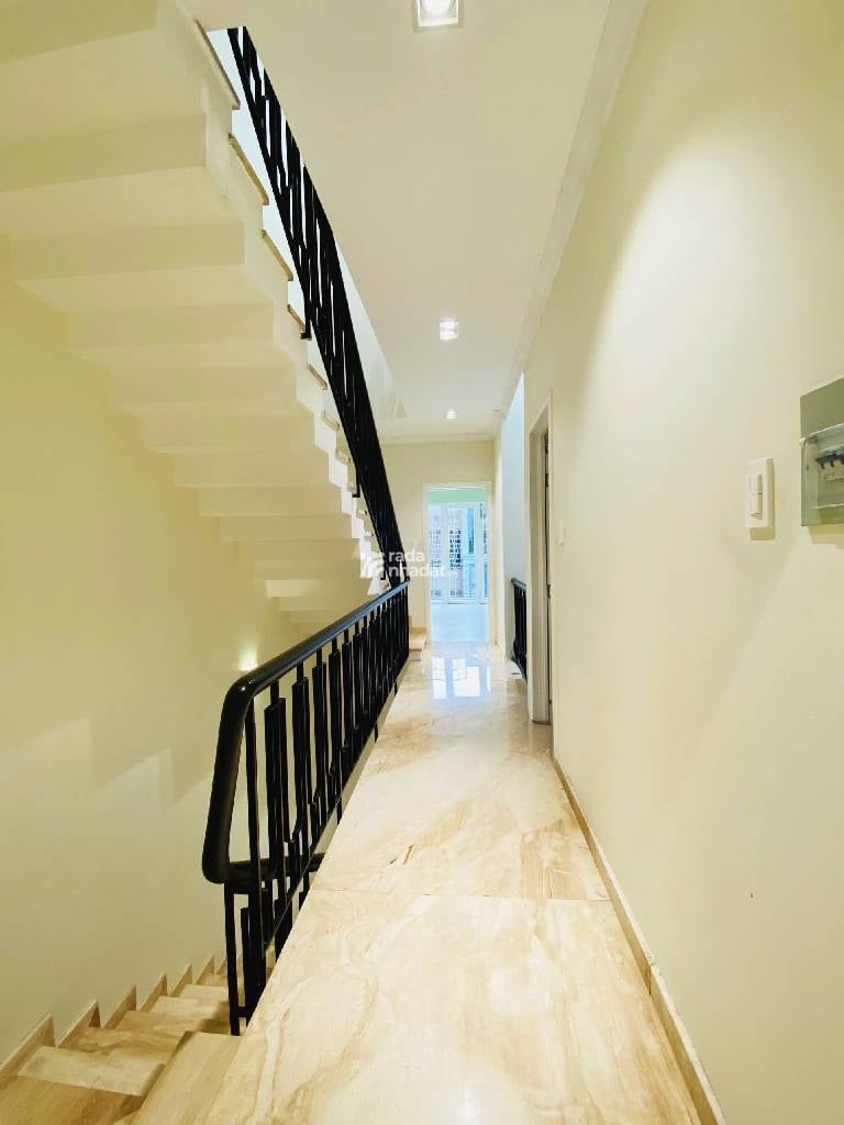 Bán nhà Quận 10 - 4,8 x 17 x 6 tầng - 350m2 sàn - HXH khu phân lô kế Vạn Hạnh Mall 