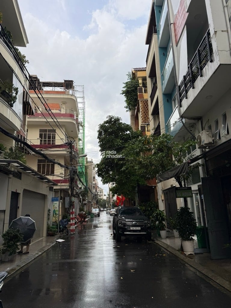 TÂN BÌNH NGAY NHÀ GA T3 - CHDV CAO CẤP - 7 PHÒNG - HẺM TO NHƯ MẶT TIỀN - 5 TẦNG -  CHỈ NHỈNH 12 TỶ.