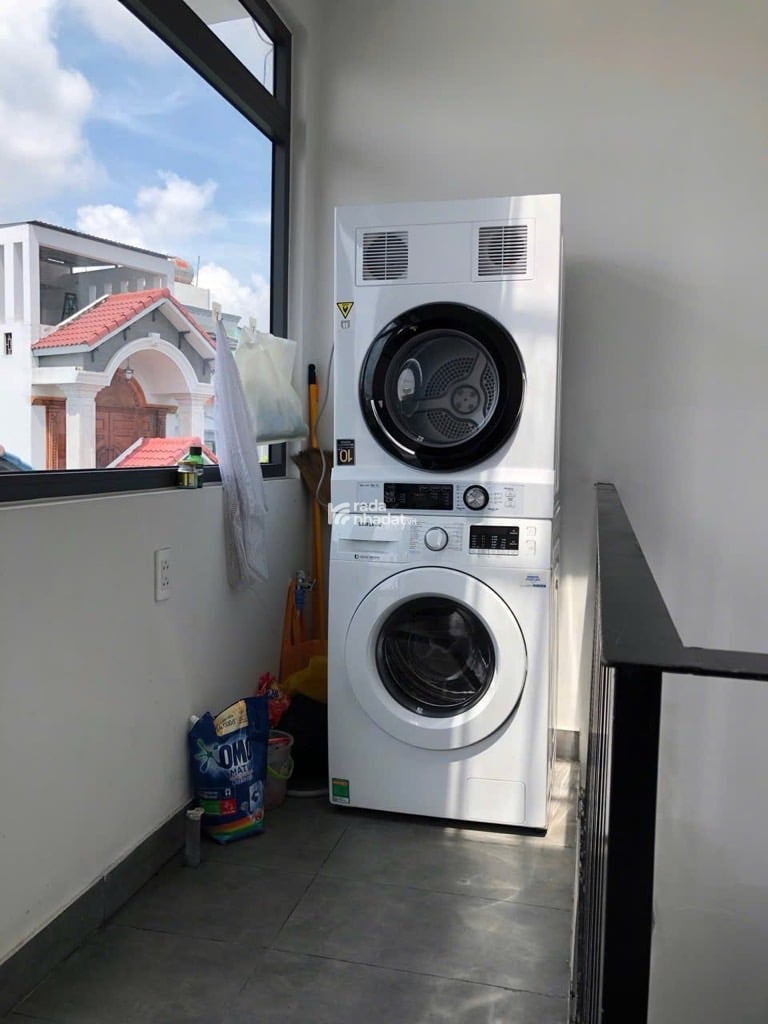 TÂN BÌNH NGAY NHÀ GA T3 - CHDV CAO CẤP - 7 PHÒNG - HẺM TO NHƯ MẶT TIỀN - 5 TẦNG -  CHỈ NHỈNH 12 TỶ.