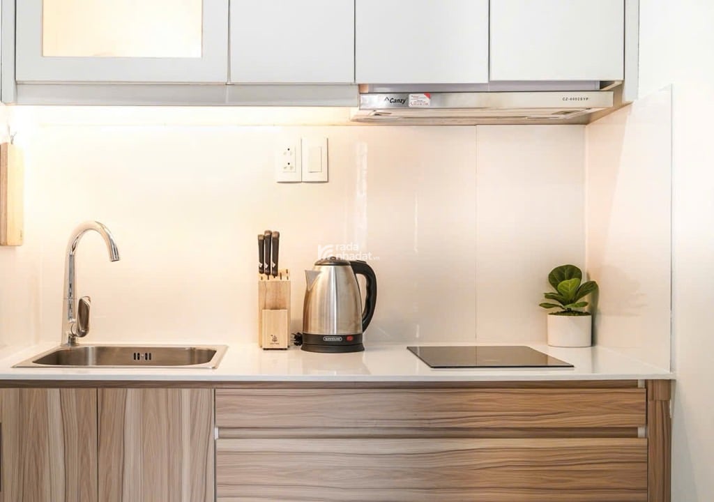 TÂN BÌNH NGAY NHÀ GA T3 - CHDV CAO CẤP - 7 PHÒNG - HẺM TO NHƯ MẶT TIỀN - 5 TẦNG -  CHỈ NHỈNH 12 TỶ.