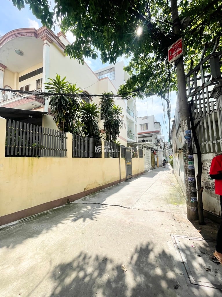 XE HƠI ĐỖ CỔNG - 4 TẦNG - 4x15 - Ở NGAY - GẦN NGAY KHU TÊN LỬA THÔNG RA ĐƯỜNG 29 