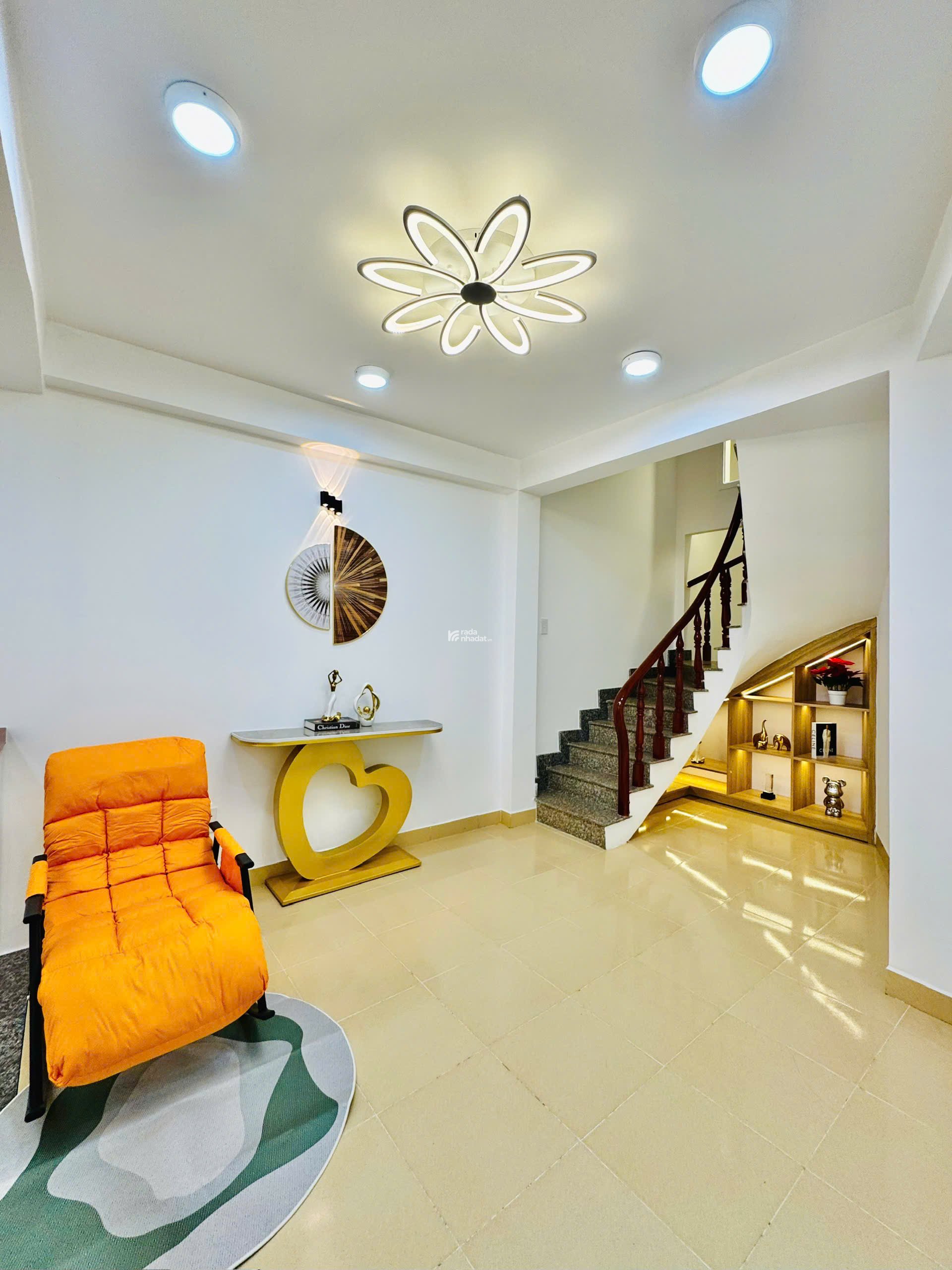 NHÀ ĐẸP FULL NỘI THẤT 4 TẦNG BTCT 4.X TỶ