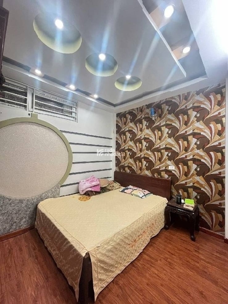 CẦU GIẤY - 5 TẦNG - NHÀ ĐẸP - SỔ VUÔNG - 40M2 - 9.1 TỶ - VÀI BƯỚC RA PHỐ