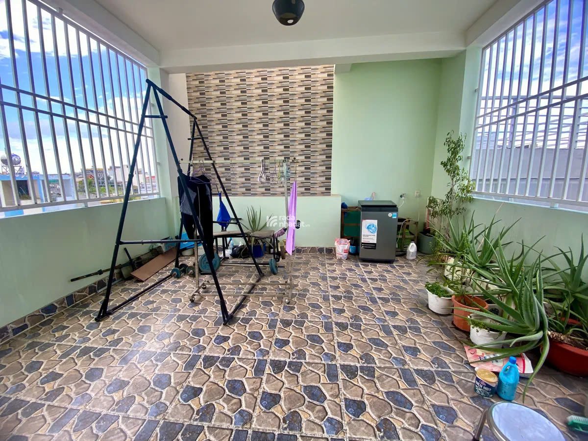 Nhà 4 Tầng, Hẻm 10m Nguyễn Hữu Tiến, 86m2, 5x17.5, tiện ở  KD, giá mềm