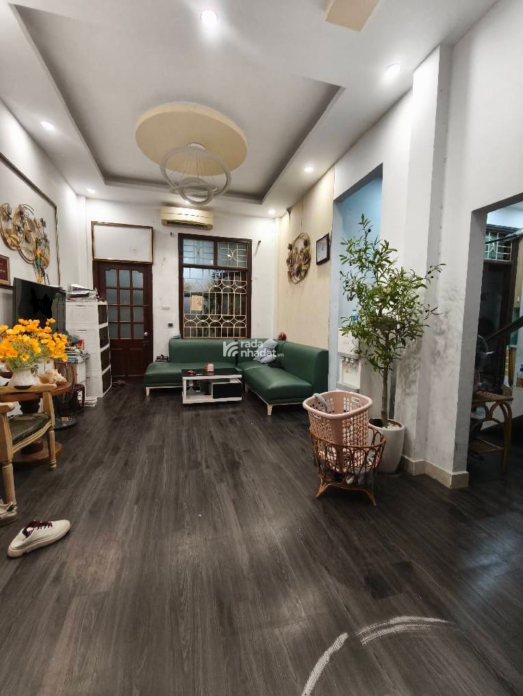 CẦU GIẤY - 5 TẦNG - NHÀ ĐẸP - Ở NGAY - 52M2 - 8.6M MT - 10.5 TỶ