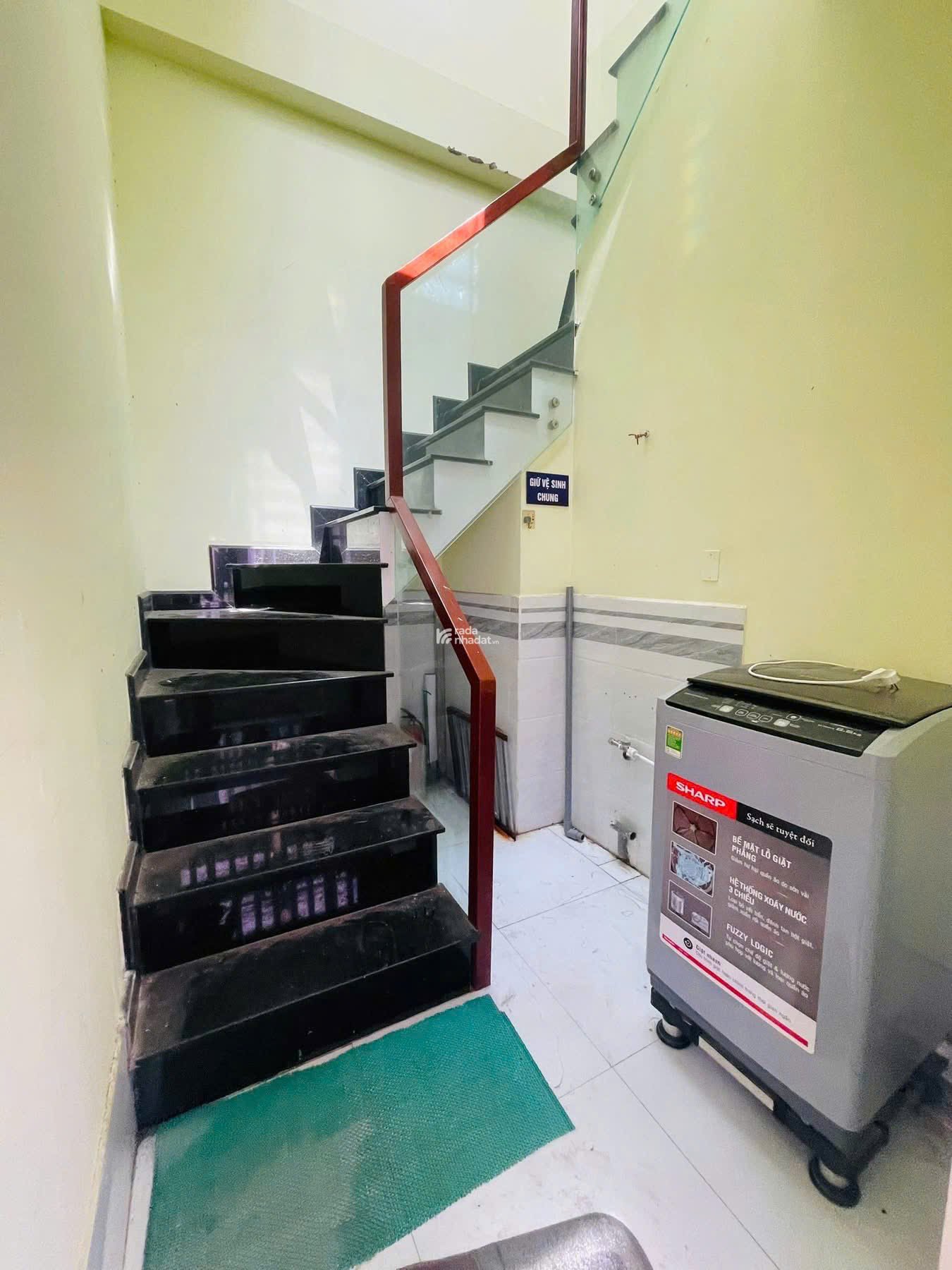 nhà phố 3 tầng cạnh Phú Mỹ Hưng; 5x17m 6PN; thu nhập 300tr/năm; không quy hoạch