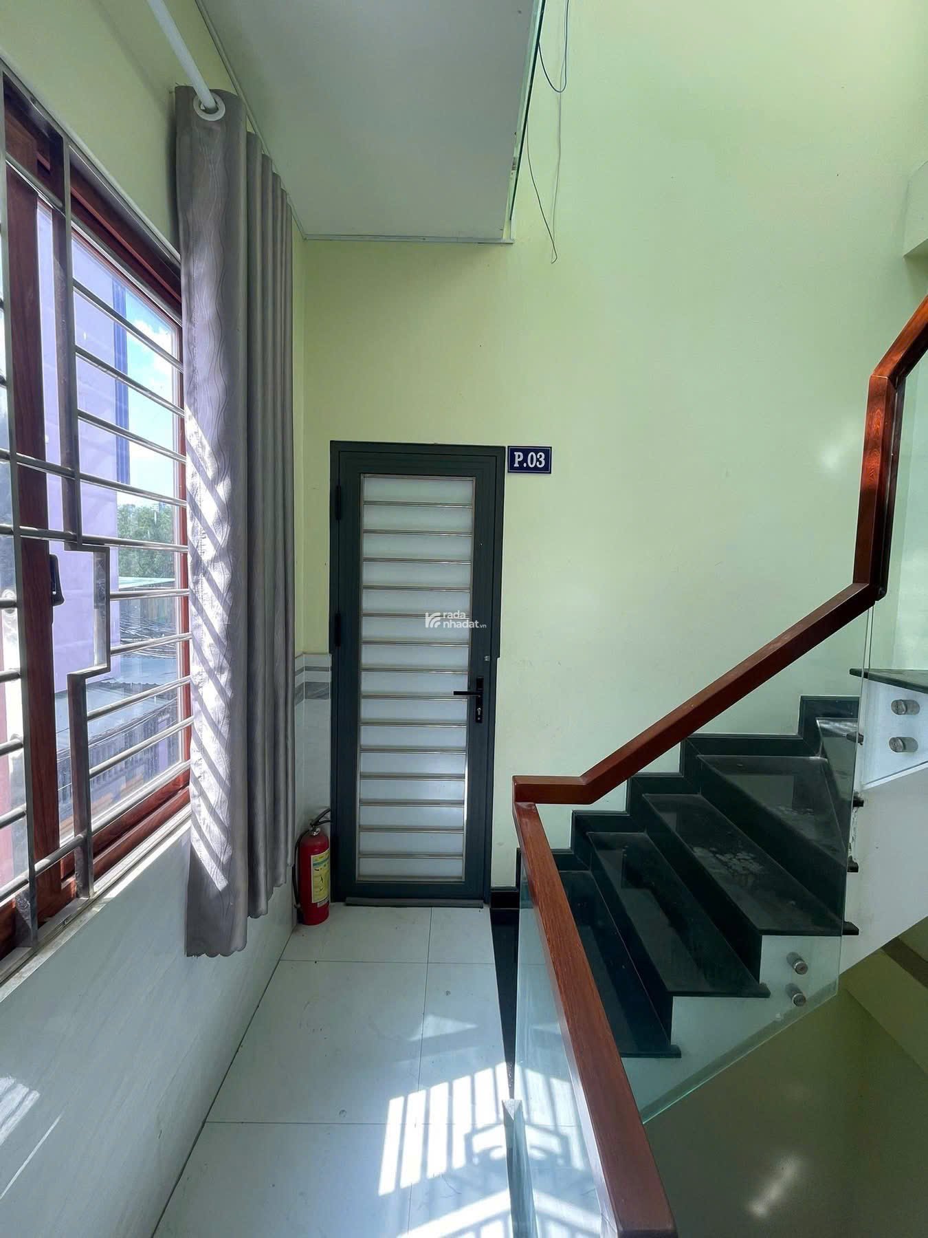 nhà phố 3 tầng cạnh Phú Mỹ Hưng; 5x17m 6PN; thu nhập 300tr/năm; không quy hoạch