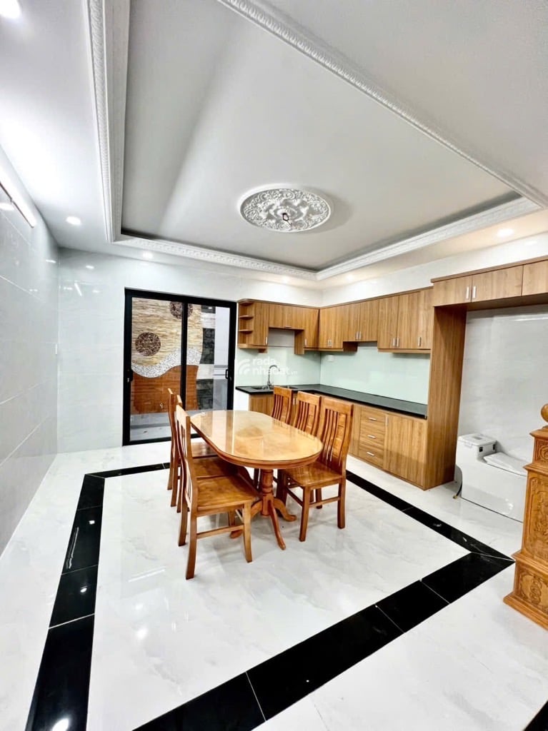 BÁN BIỆT PHỦ 6 TẦNG 128m2 NỘI THẤT SANG TRỌNG NGAY VÒNG XOAY VÕ VĂN KIỆT