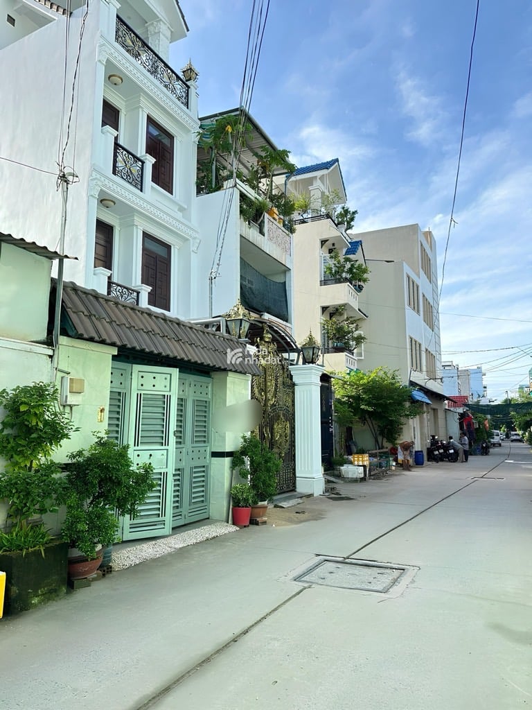 BÁN BIỆT PHỦ 6 TẦNG 128m2 NỘI THẤT SANG TRỌNG NGAY VÒNG XOAY VÕ VĂN KIỆT