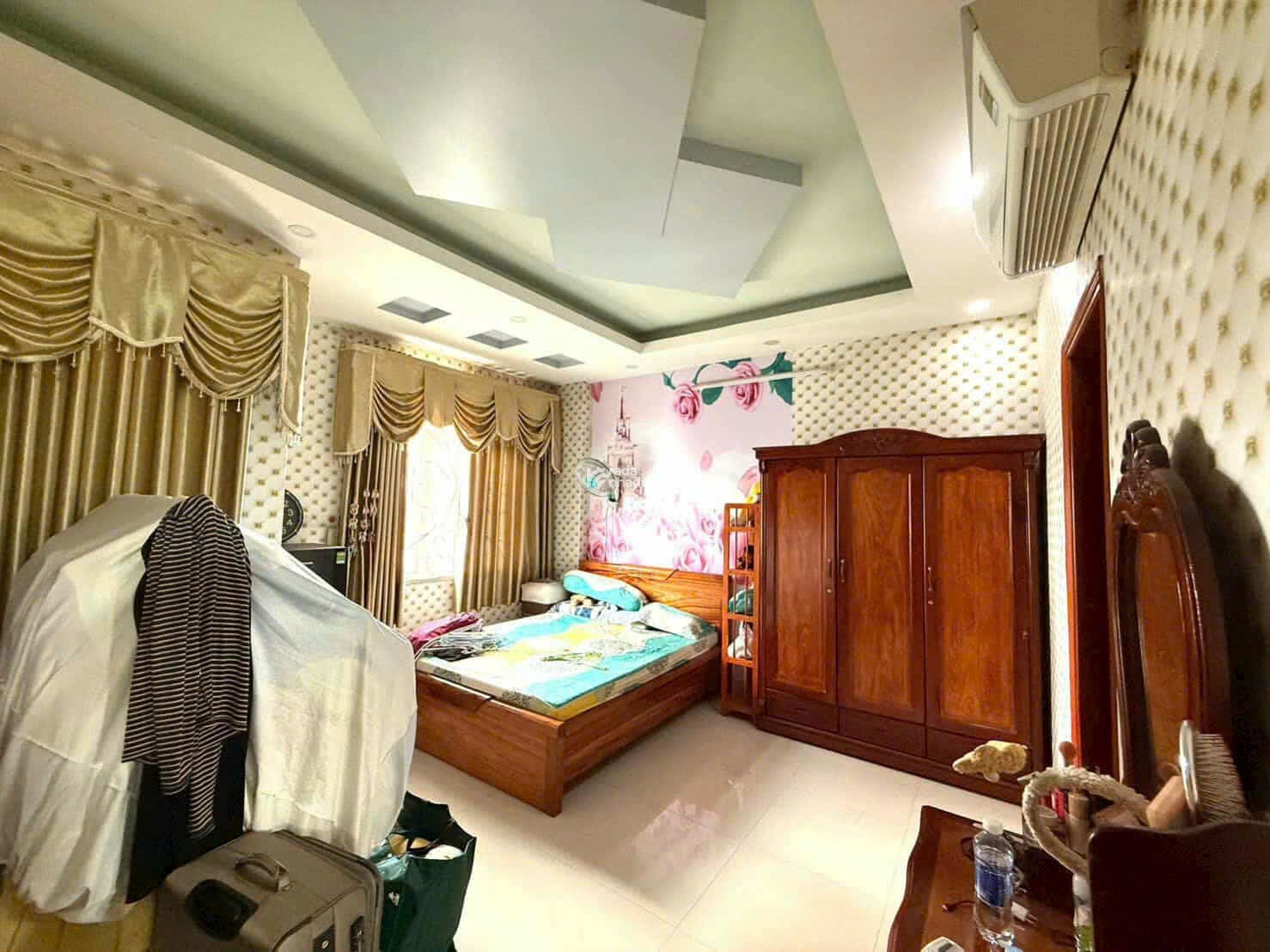LÊN SÓNG EM NHÀ PHỐ ĐẲNG CẤP- MỘT TRỤC THÔNG - 4 TẦNG - 105M2 - TIỆN KINH DOANH  - CHỈ 11,6 TỶ TL .