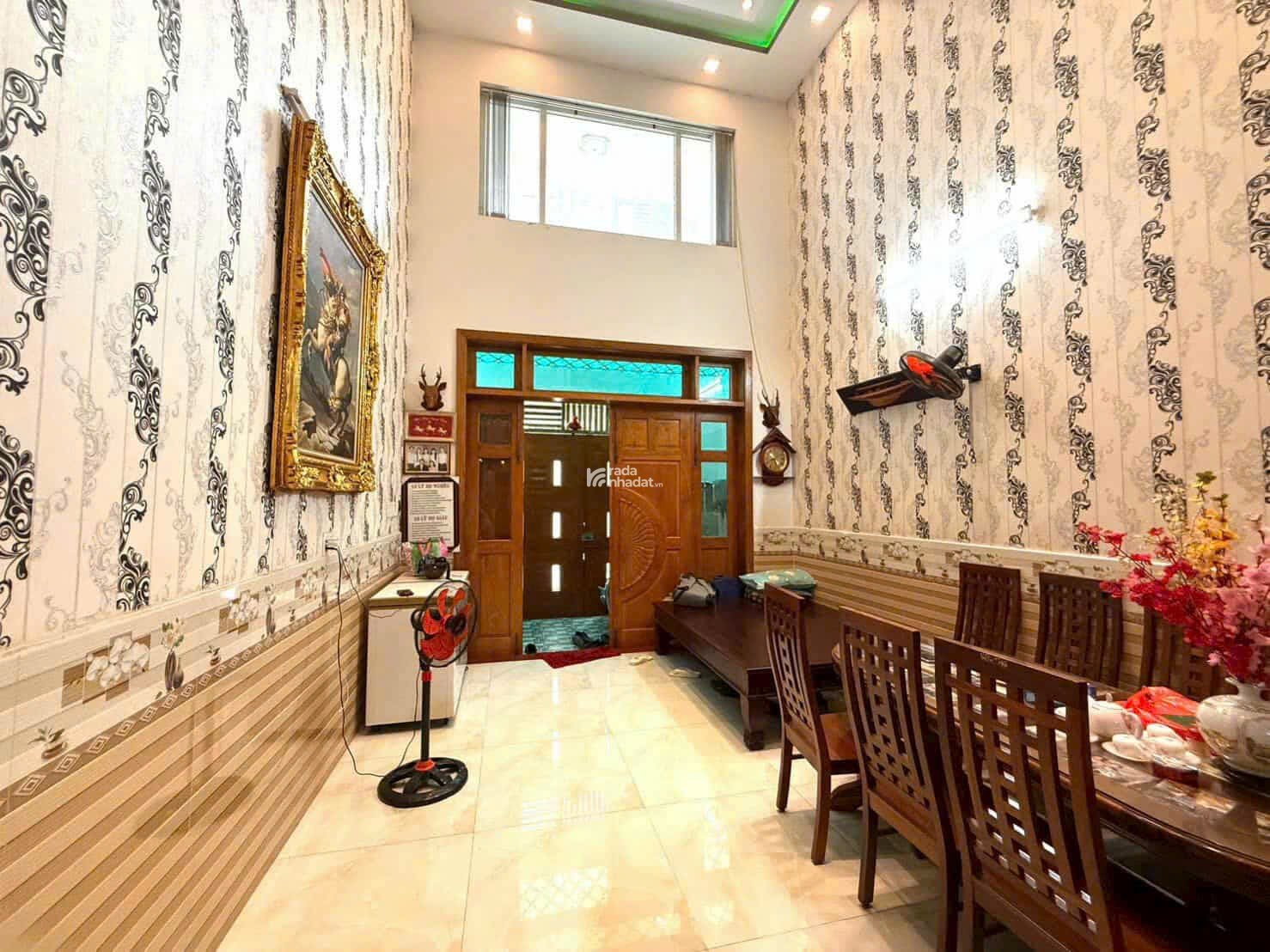 LÊN SÓNG EM NHÀ PHỐ ĐẲNG CẤP- MỘT TRỤC THÔNG - 4 TẦNG - 105M2 - TIỆN KINH DOANH  - CHỈ 11,6 TỶ TL .