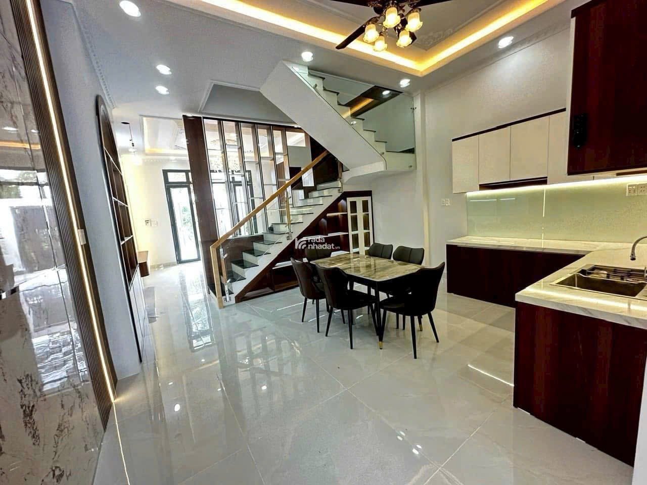 nhà Nguyêncăn 130m gần chợ đệm hoàn công mới 99% 2024 1 trệt 1 lầu đúc