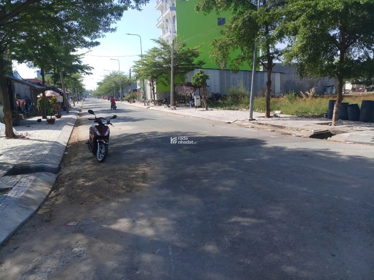 LOA LOA LOA ! Bán gấp nền kinh doanh mặt tiền 6x17,5m view hồ
