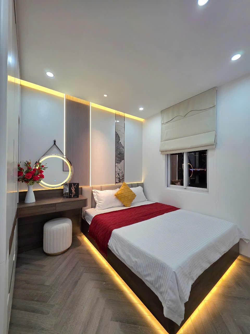 Bán nhanh căn hộ Sky garden 3, PMH, Q7, dt 72m2, tk 3PN nhà mới, giá chỉ 6,7 tỷ