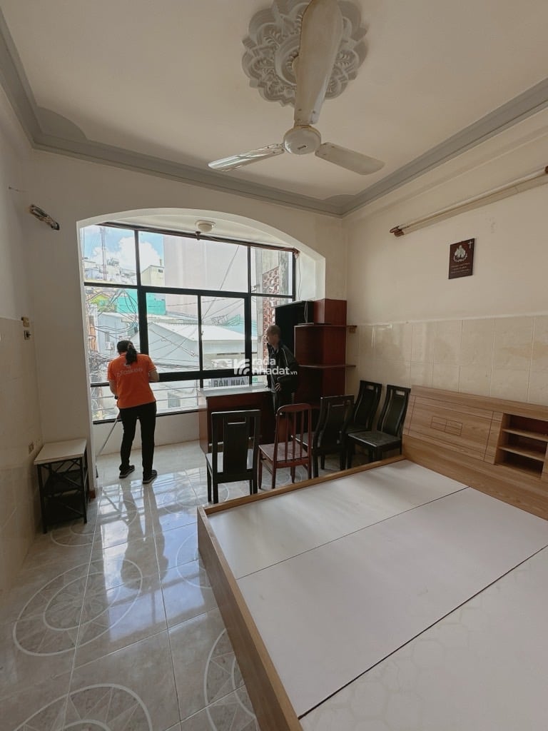 3 TẦNG -ĐẤT THÁNH- P6, Q TÂN BÌNH- GIÁP Q10 - NGAY CÔNG VIÊN LÊ THỊ RIÊNG -DT: 38M2- 5 TỶ 9