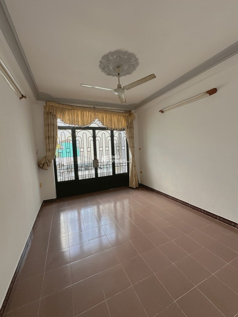 3 TẦNG -ĐẤT THÁNH- P6, Q TÂN BÌNH- GIÁP Q10 - NGAY CÔNG VIÊN LÊ THỊ RIÊNG -DT: 38M2- 5 TỶ 9