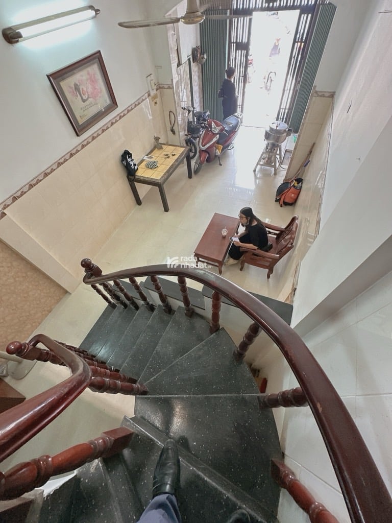 3 TẦNG -ĐẤT THÁNH- P6, Q TÂN BÌNH- GIÁP Q10 - NGAY CÔNG VIÊN LÊ THỊ RIÊNG -DT: 38M2- 5 TỶ 9
