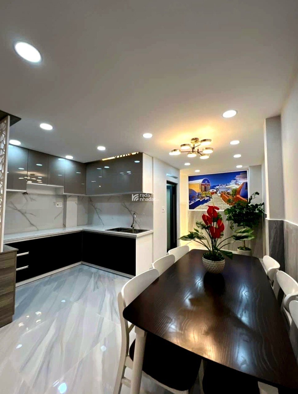 Nhà đẹp 6 lầu bán gấp, hẻm ô tô, đường Trần Thị Trọng, P. 15, Tân Bình, chỉ 6,3 tỷ TL