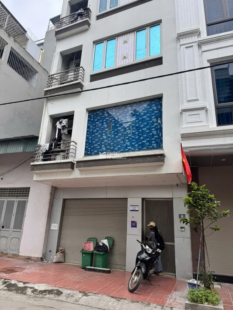 NHÀ MỚI 6 TẦNG, THANG MÁY KINH DOANH, OTO TRÁNH, gần Nhổn, ngay cổng chào Hoài Đức, 12 TỶ