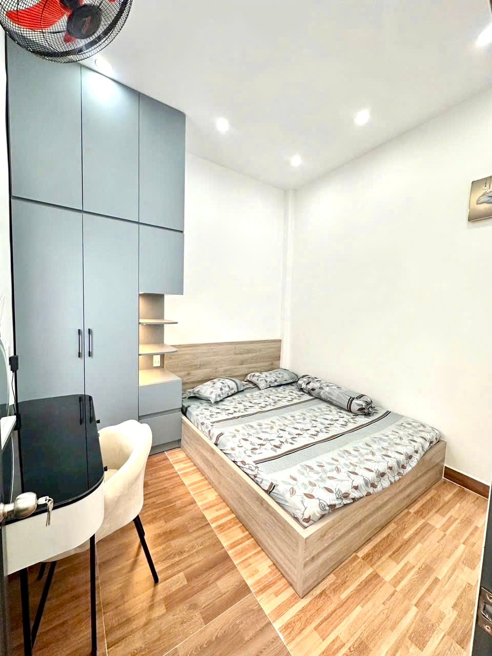 9TR NHÀ 2PN2WC NGAY NGUYỄN VĂN CÔNG GV GẦN SÂN BAY