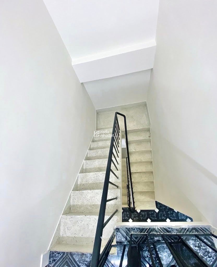 NHÀ ĐƯỜNG GÒ DẦU 4X10M -2 lầu - CHỈ 3.9 TỶ CẦN BÁN GẤP