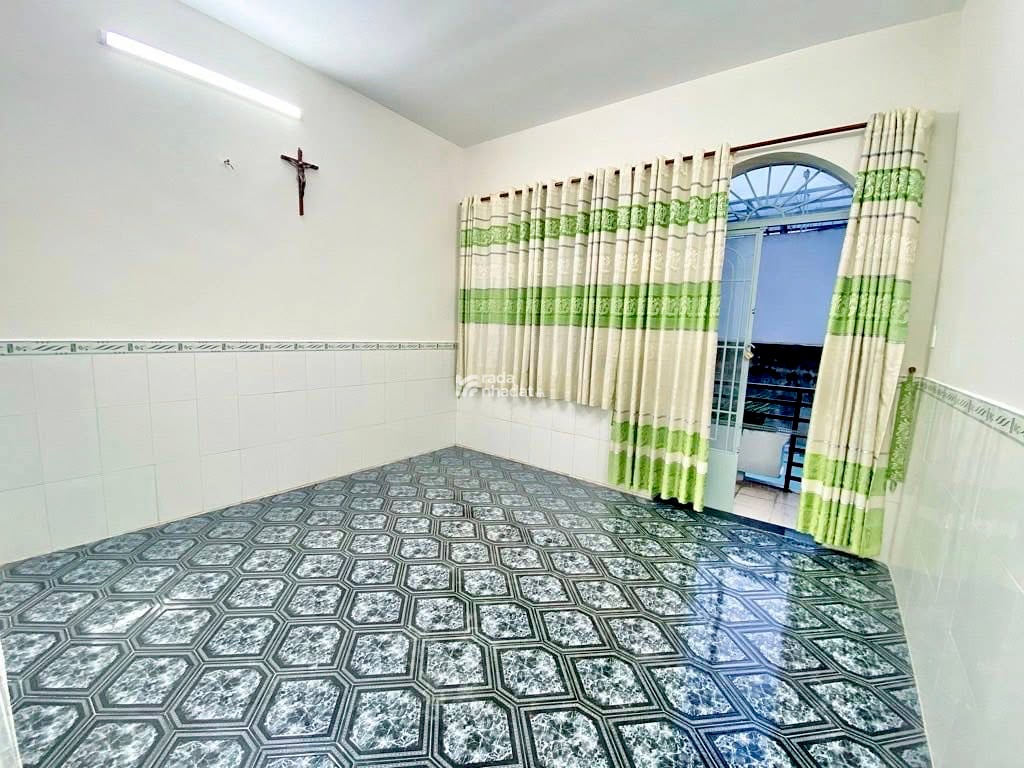 NHÀ ĐƯỜNG GÒ DẦU 4X10M -2 lầu - CHỈ 3.9 TỶ CẦN BÁN GẤP