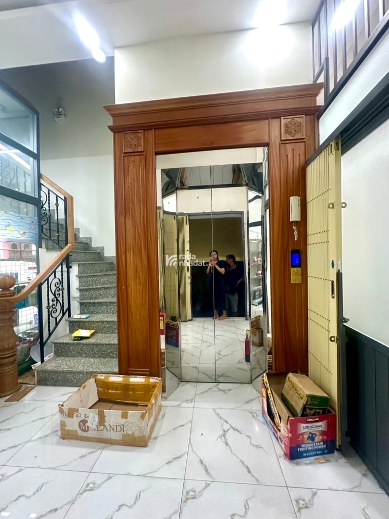 SIÊU PHẨM 5 TẦNG CÓ THANG MÁY-MẶT TIỀN TÂN PHÚ - KINH DOANH SẦM UẤT - ĐANG CHO THUÊ 45 TRIỆU THÁNG