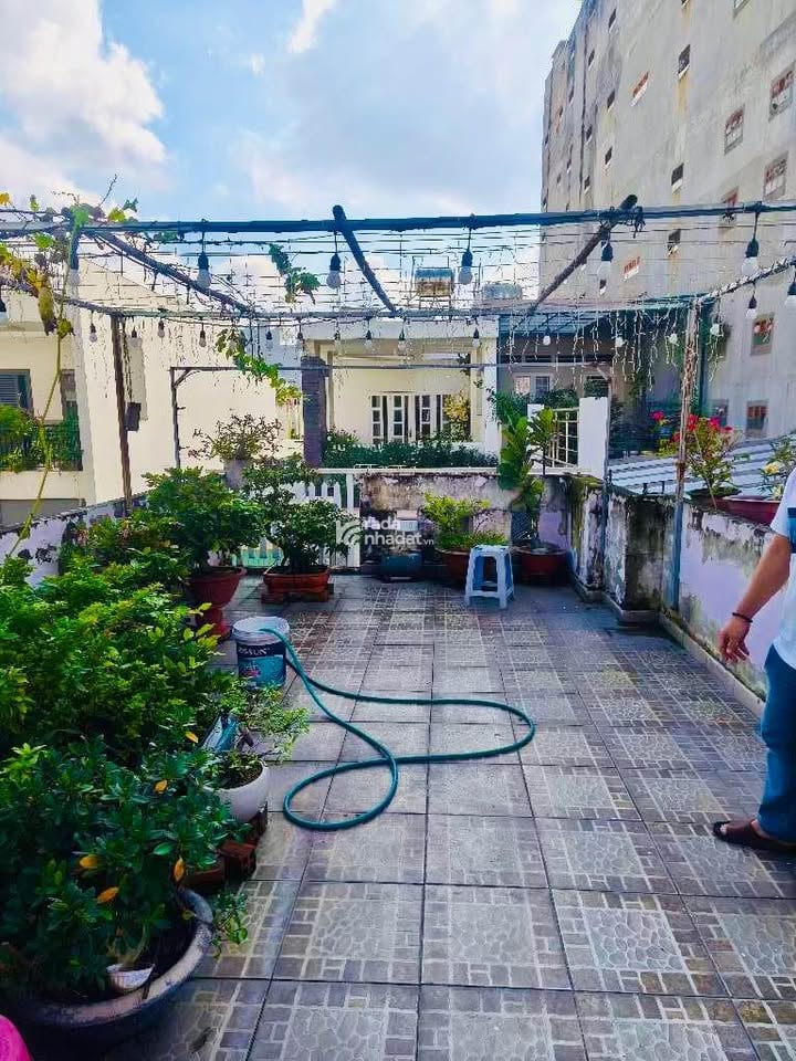 GẦN CHỢ TÂN HƯƠNG 2 MẶT HXH  DÒNG T.IỀN 15  80M  3 TẦNG  5PN NHỈNH 7