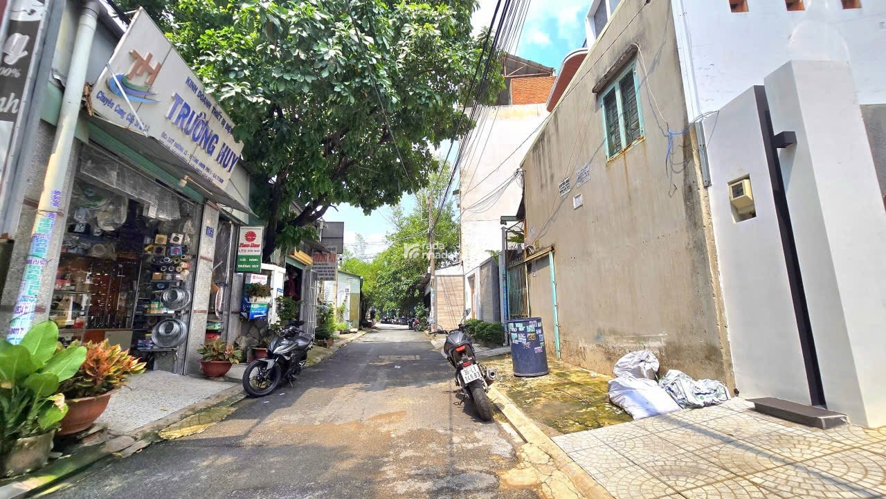 Bán dãy trọ 106m2 ngang 6.5 vuông vức - MT ĐS 11 Tăng B, CĐ Công Thương - 7.5 tỷ