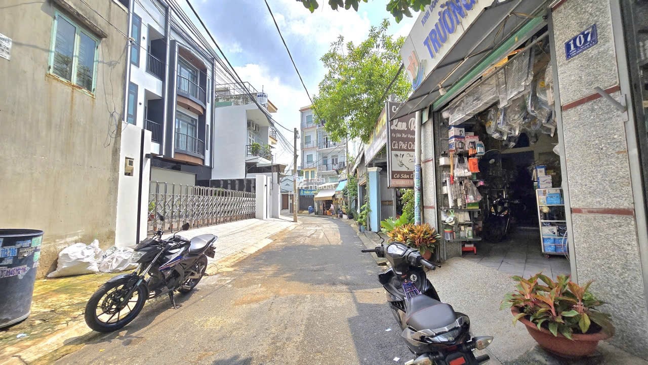 Bán dãy trọ 106m2 ngang 6.5 vuông vức - MT ĐS 11 Tăng B, CĐ Công Thương - 7.5 tỷ