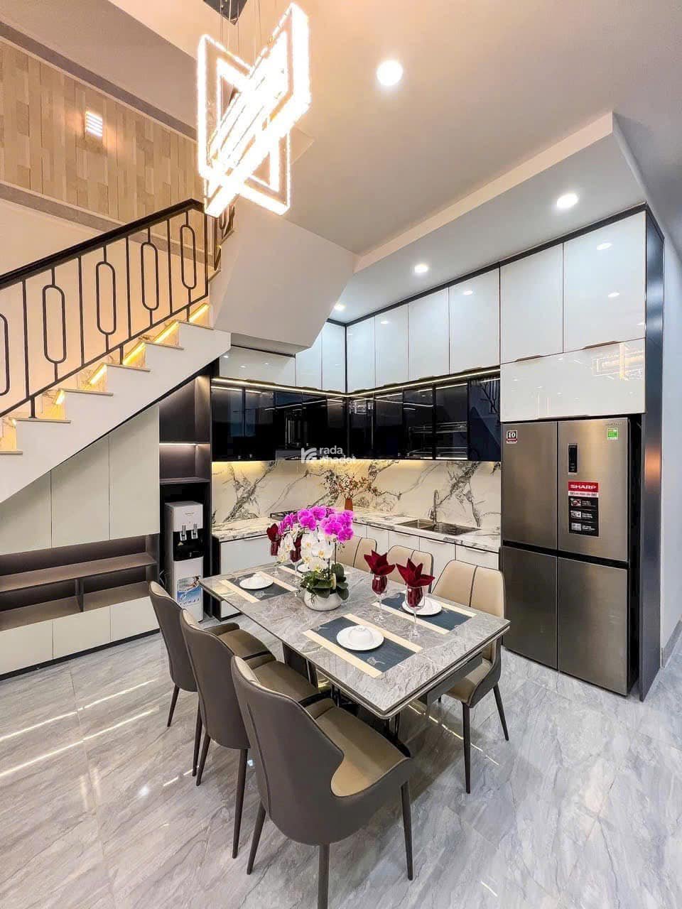 Bán Nhà Phố Chính Chủ Hiện Đại 2 Tầng - Trung Tâm Thủ Dầu Một - Giá Cực Tốt 