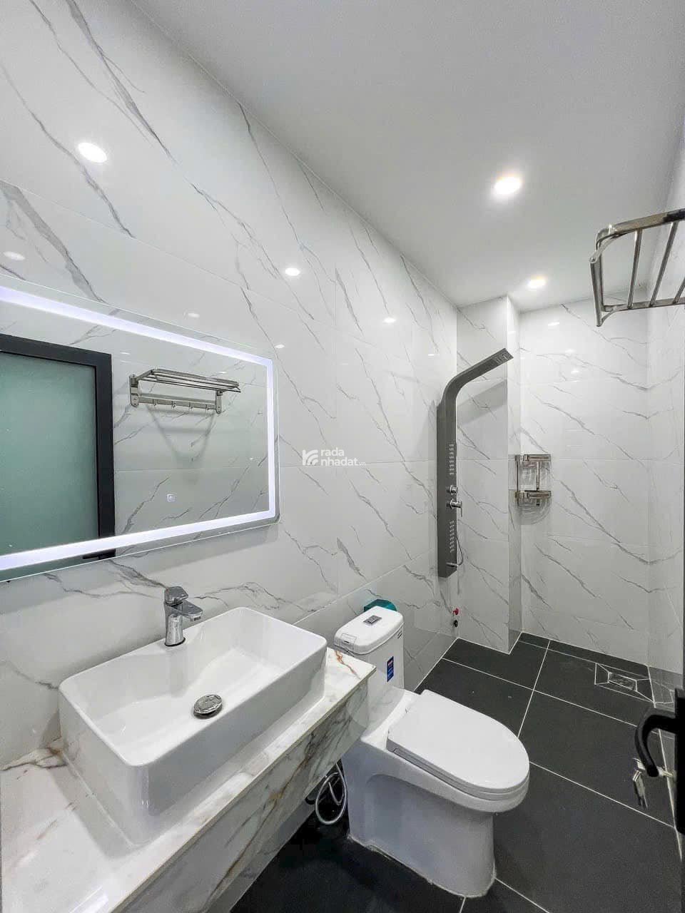 Bán Nhà Phố Chính Chủ Hiện Đại 2 Tầng - Trung Tâm Thủ Dầu Một - Giá Cực Tốt 