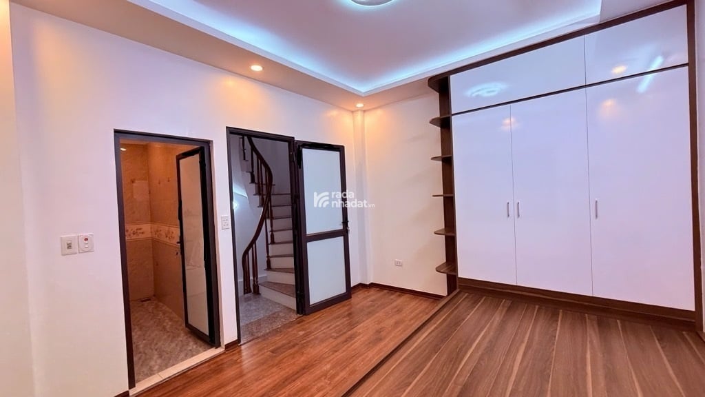 DỊCH VỌNG - 30M2 - 5 TẦNG - NHÀ ĐẸP - Ở NGAY - NGÕ THÔNG - GẦN PHỐ - FULL NỘI THẤT - 7.85 TỶ