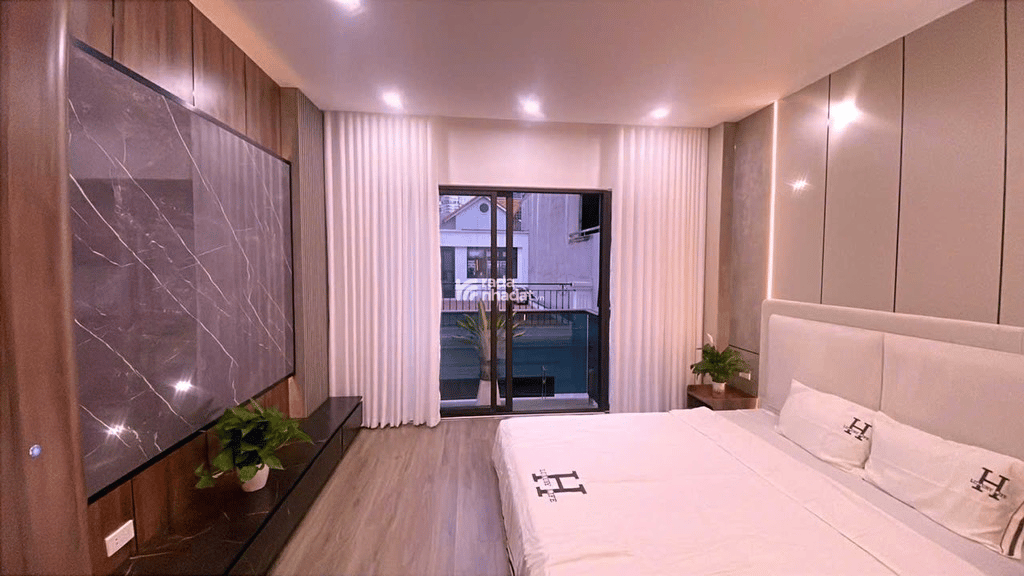 KHU VIP PHÂN LÔ NGUYỄN VĂN CỪ - ĐẸP MIÊN MAN - NHÀ 7 TẦNG THANG MÁY MỚI KOONG - Ô TÔ 