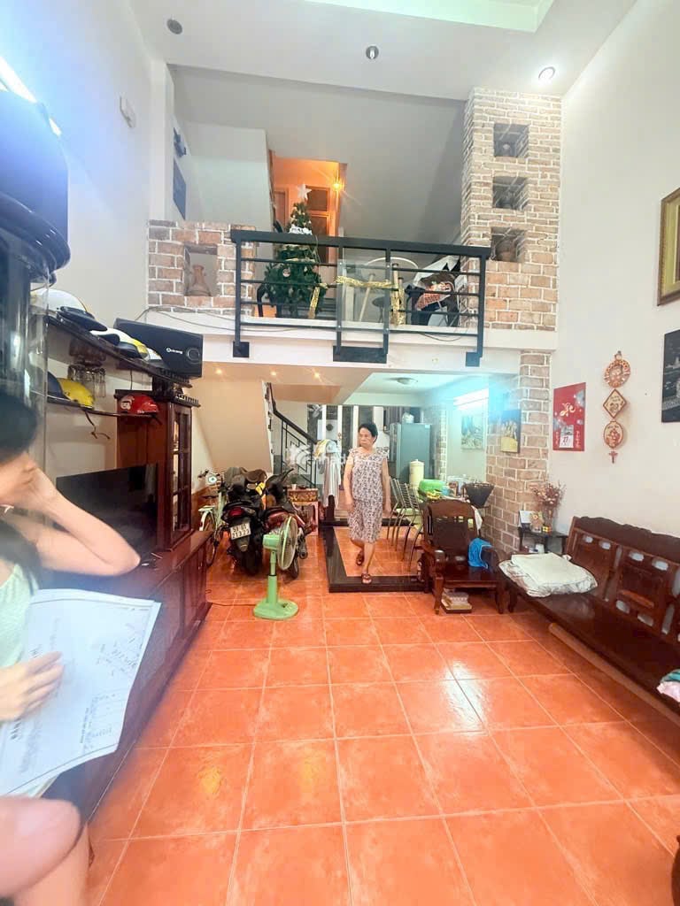 BÁN NHÀ 3 LẦU ĐƯỜNG GÒ DẦU, HẺM 6M, QUẬN TÂN PHÚ, DT 4 X 13M, 3PN 4WC, GIÁ 6 TỶ