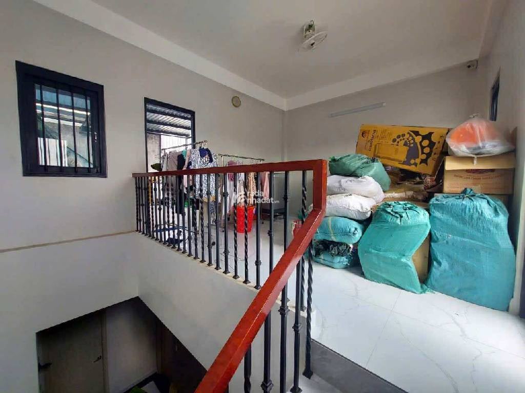 NHÀ SÁT KHU TÊN LỬA, 111M2, ĐƯỜNG 6M XE TẢI THÔNG, NHỈNH 8 TỶ