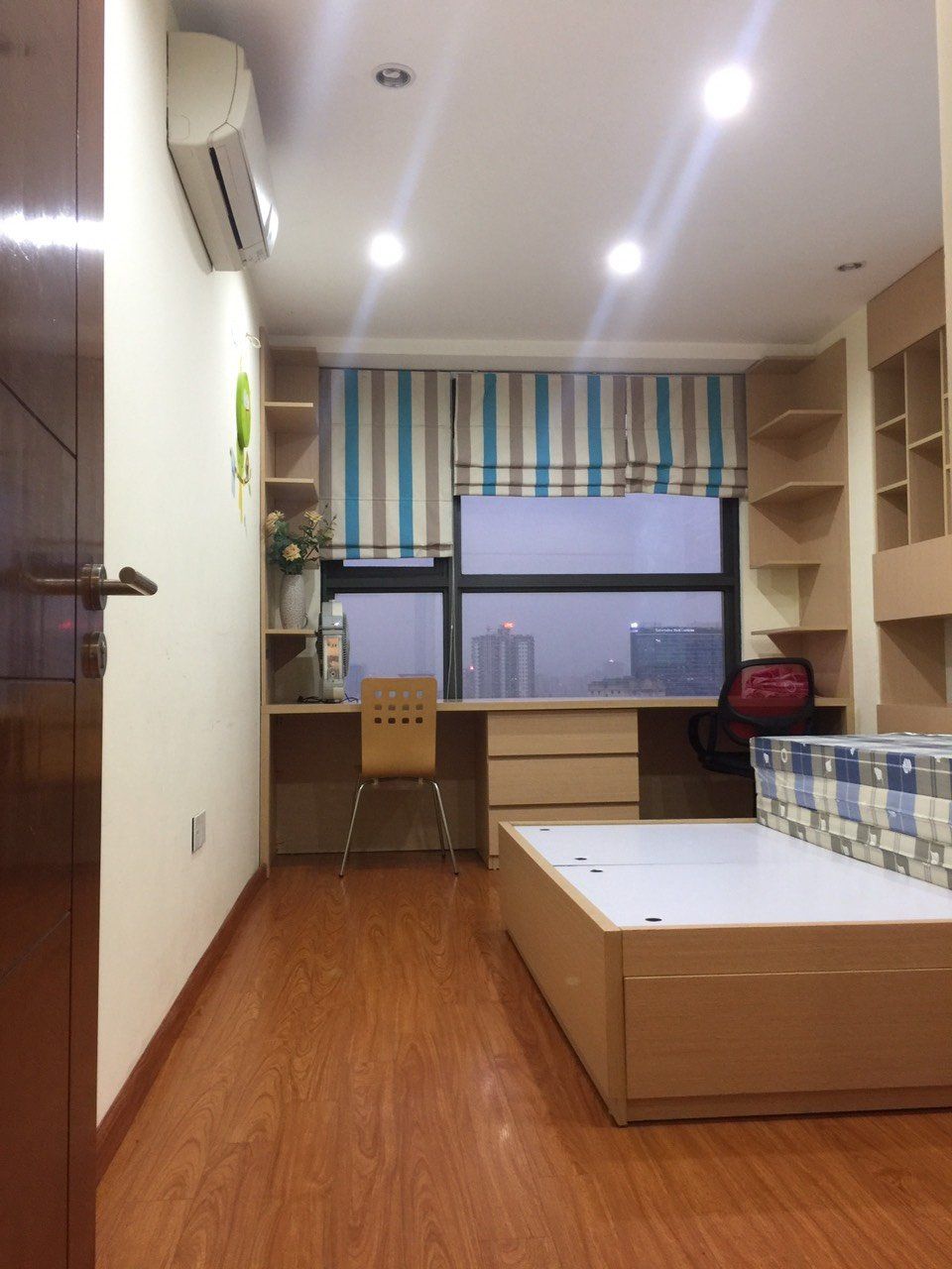 Gia đình em bán căn góc 95 m2 - 3pn full nội thất view thoáng ở Booyoung Phường Mỗ Lao, giá 5,5 tỷ
