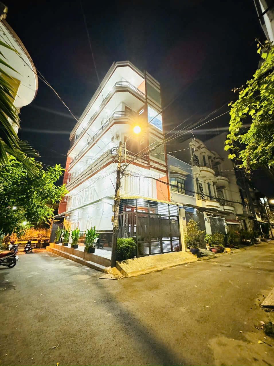 BÁN TÒA CHDV PHẠM VĂN CHIÊU, GÒ VẤP, DÒNG TIỀN CÓ SẴN, HẺM XE HƠI, CHỈ NHỈNH 12 TỶ