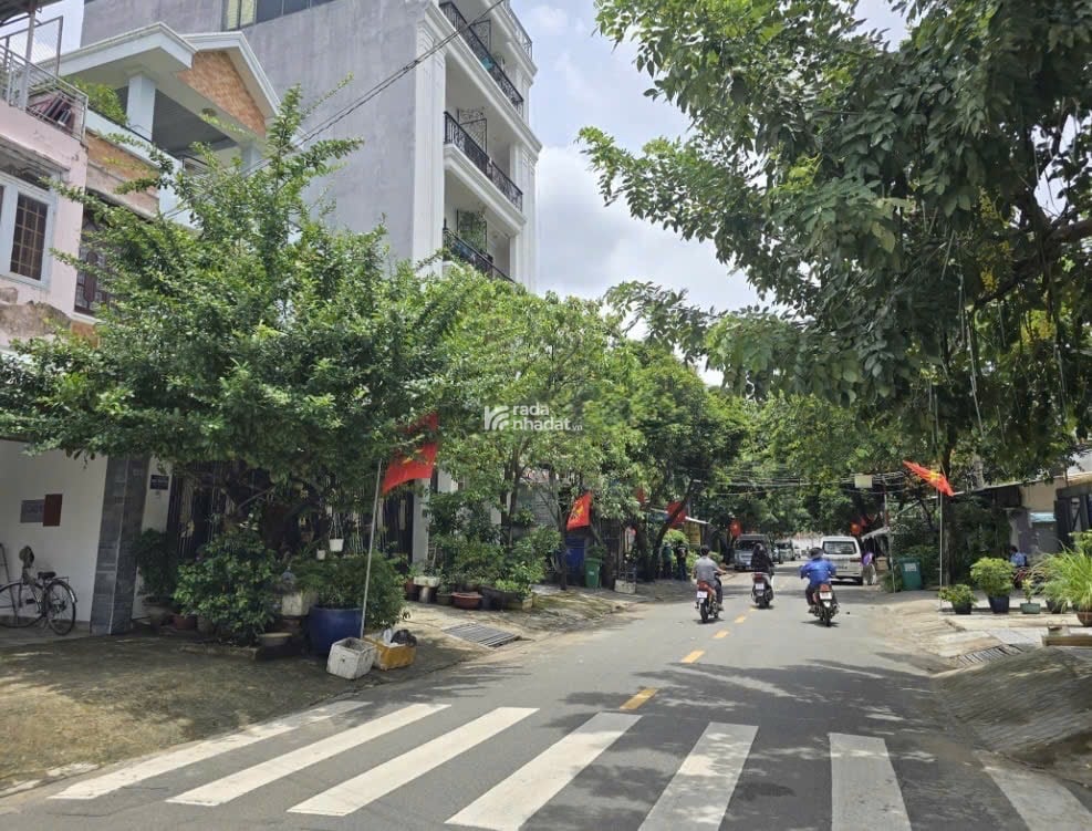 Gả GẤP em đất siêu đẹp ngay tại quận 2 với dt 210m2 chỉ với 63 tỷ. 